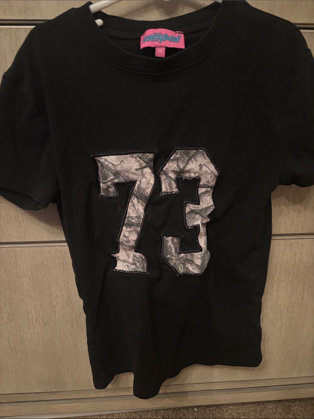 Edikted Black Short Sleeve Tee with Camo '73' Patch size XS